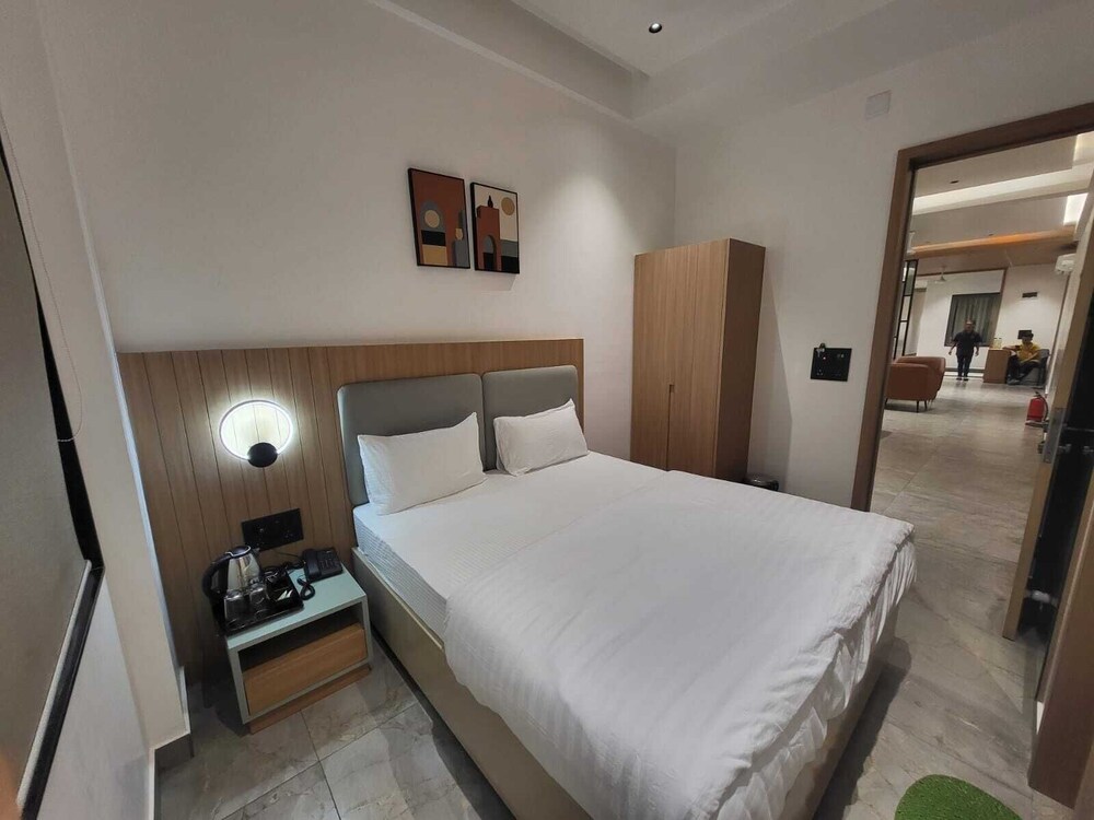 Shivam Hotel-Madhavpur