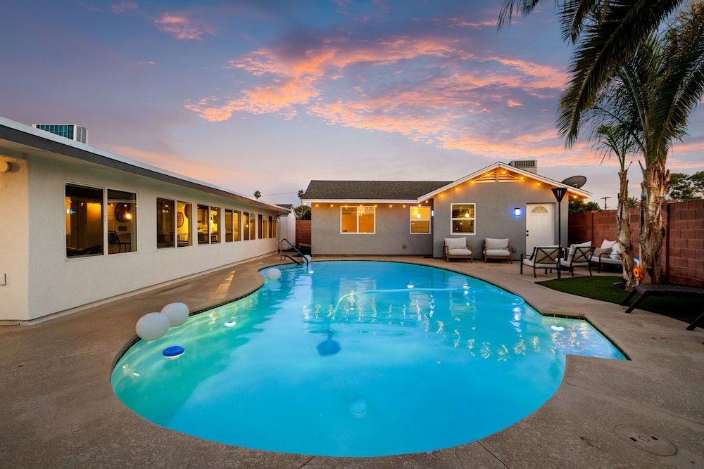 Desert Oasis Retreat Pool Spa Gameroom