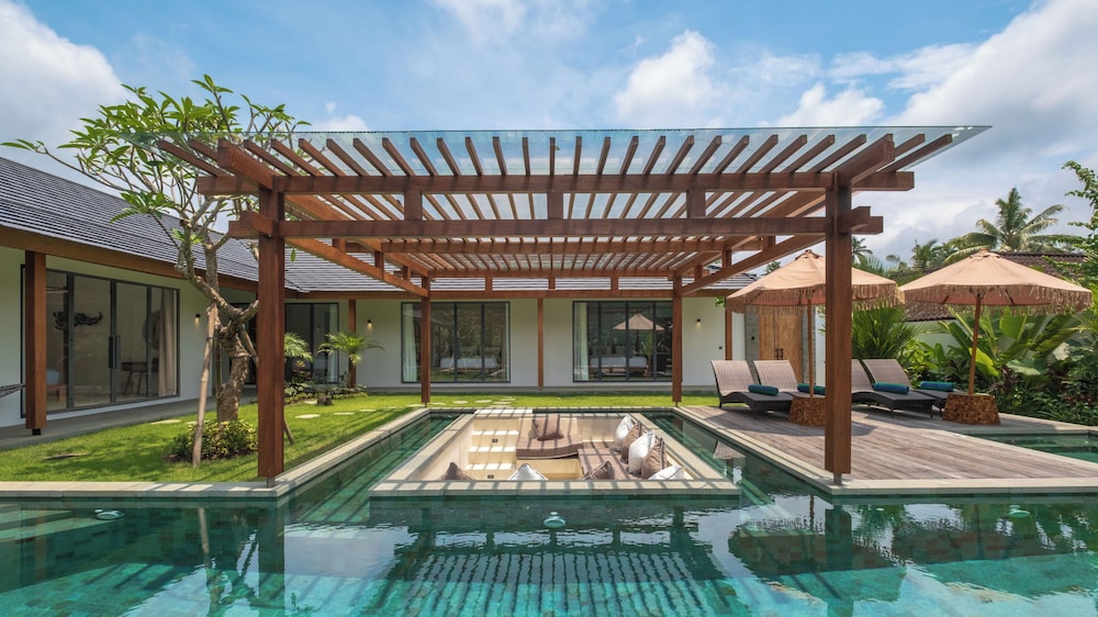 Villa Suka Sawah by Villa Finder