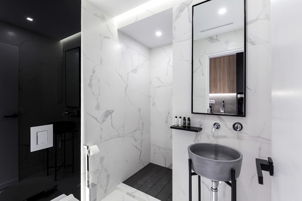 Elysan Urban Stays