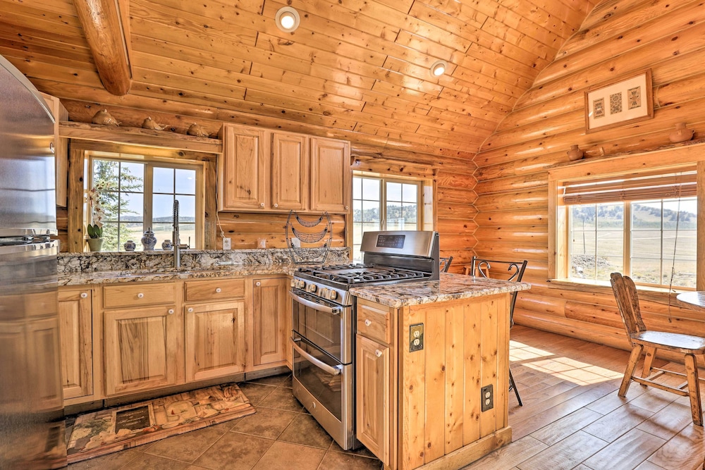 22str-00360 Fairplay Cabin w/ Fire Pit, Mtn Views! view 2