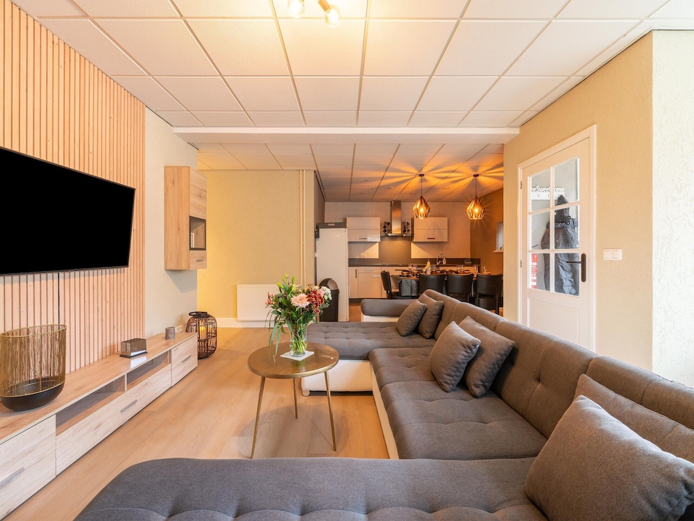 Luxury Apartment in Schin op Geul with Hot Tub & Sauna