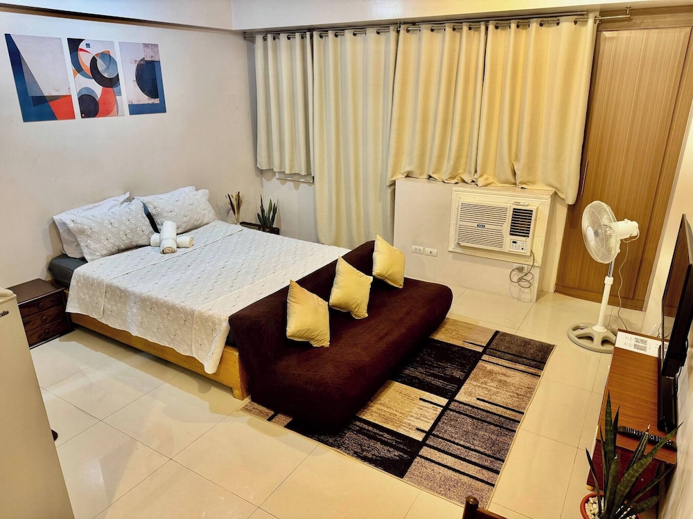 Newport Stay Walk to Naia T3