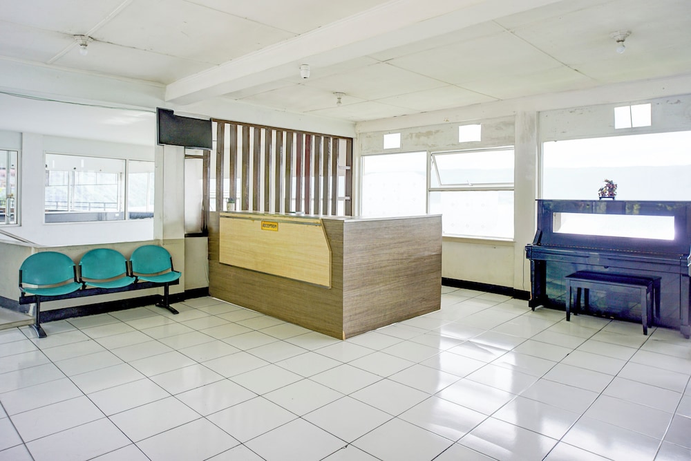 OYO 94772 Gapura Hotel