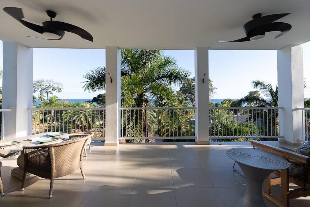 The Beach-front Condo by Acomodo Long Stay Only