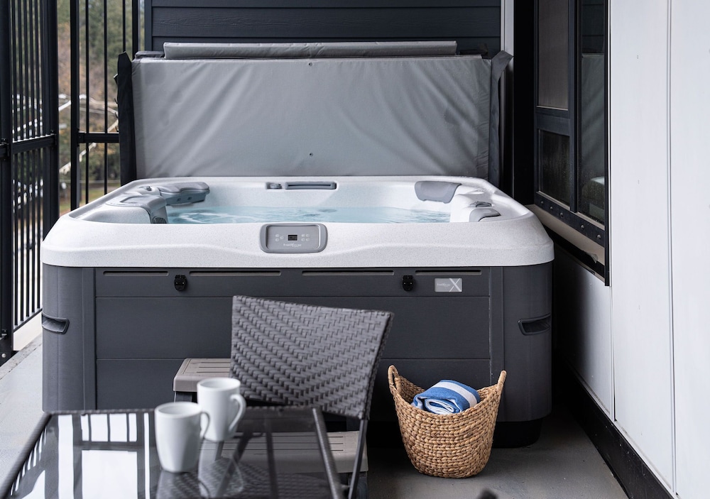 Bogey Bear Penthouse RevelstokeVacations