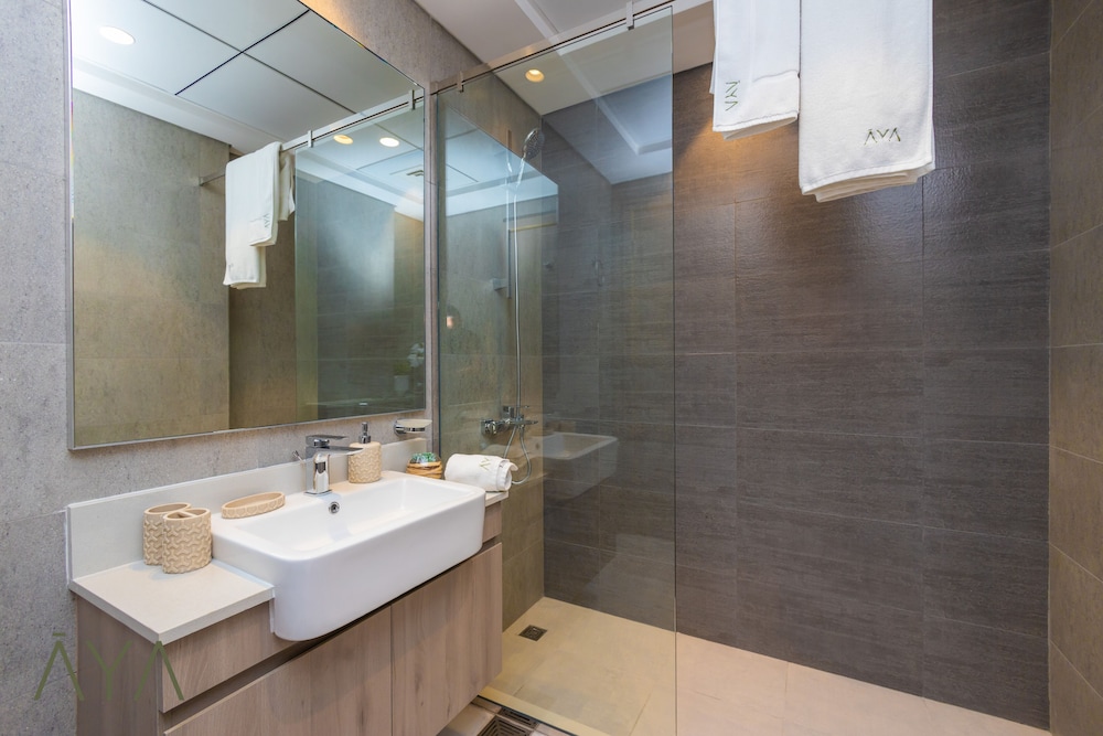 Aya - Beverly Hills 2BR Apartment With Balcony
