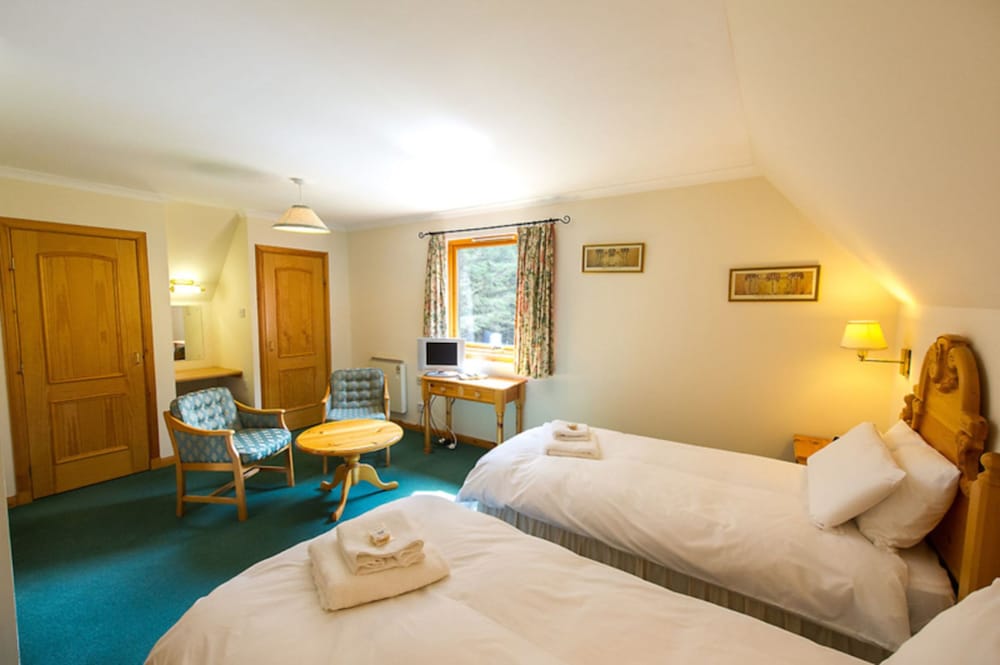 Beautiful 5 Star Chalet With Sauna and spa Bath view 4