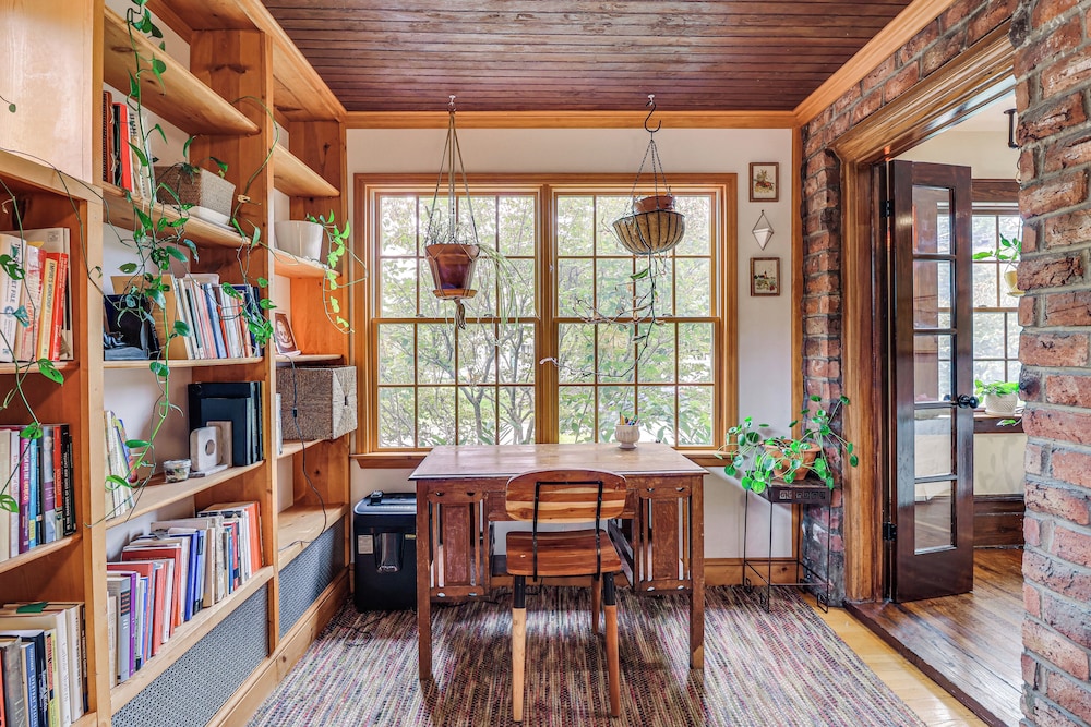 Easy Train Access to Nyc! Elegant Family Retreat