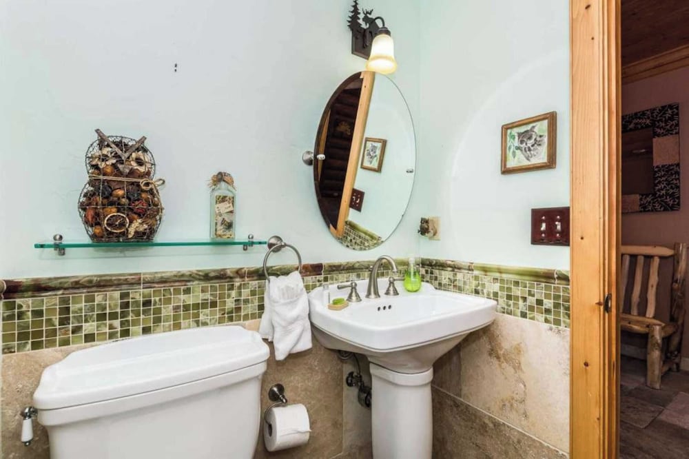 Sleeps 27 2 Homes Near the Lake, Hot Tub + Views Castle Glen Estates