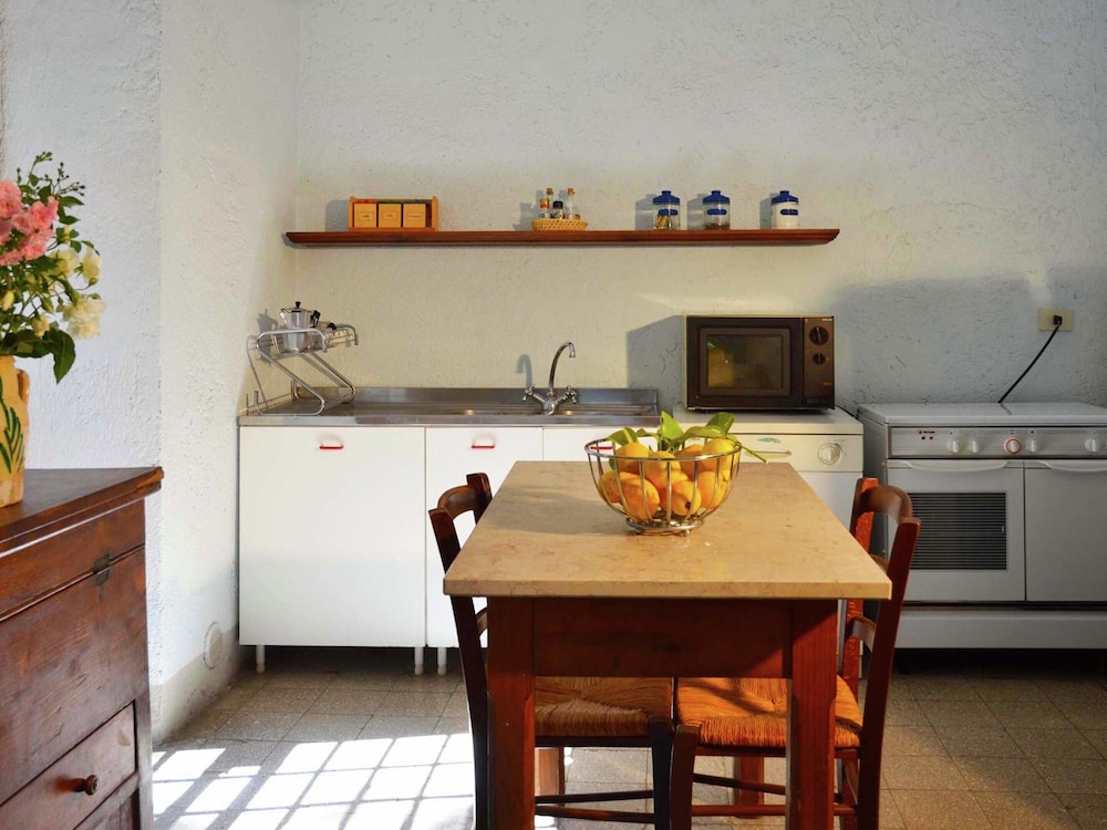 Villa in Rome With Pool & Garden photo 4