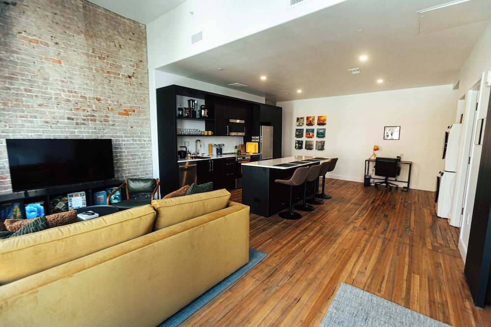 Loft 302 - The William - Sunlit - Above Carrigans