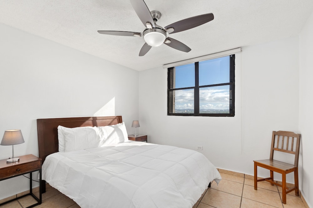 Otium Stay Steps From the Beach City Views Pet Friendly