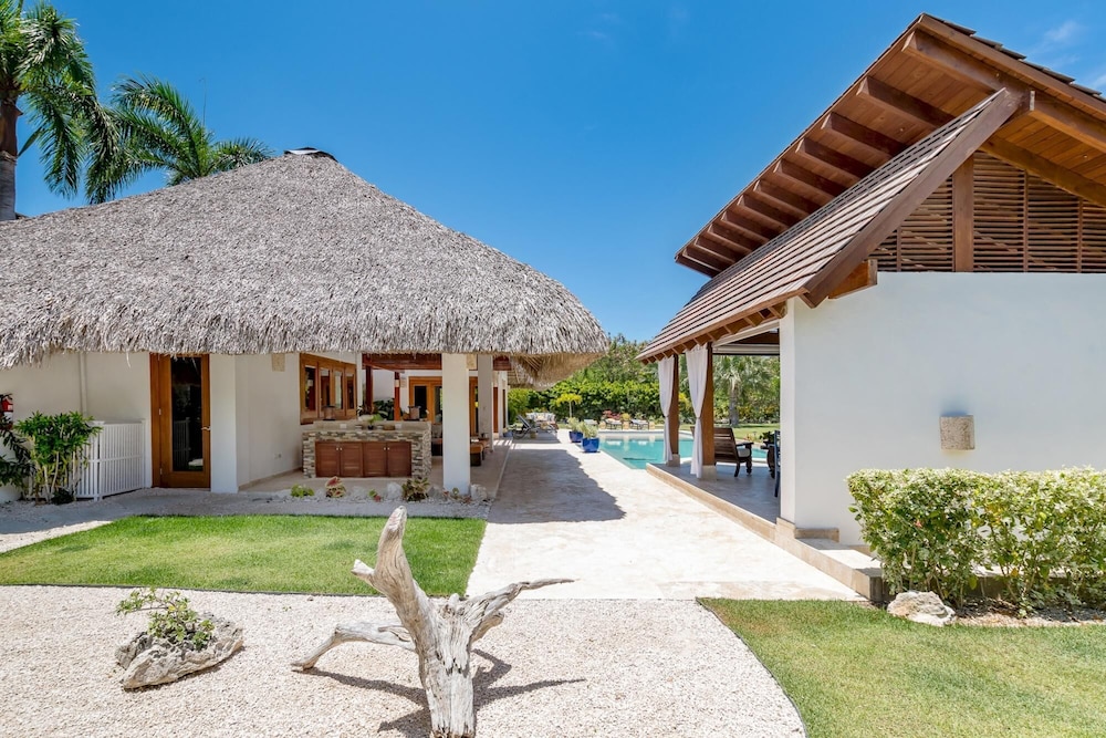 One of the Best Cap Cana Villas for Rent Large Pool Jacuzzi Chef Maid view 3