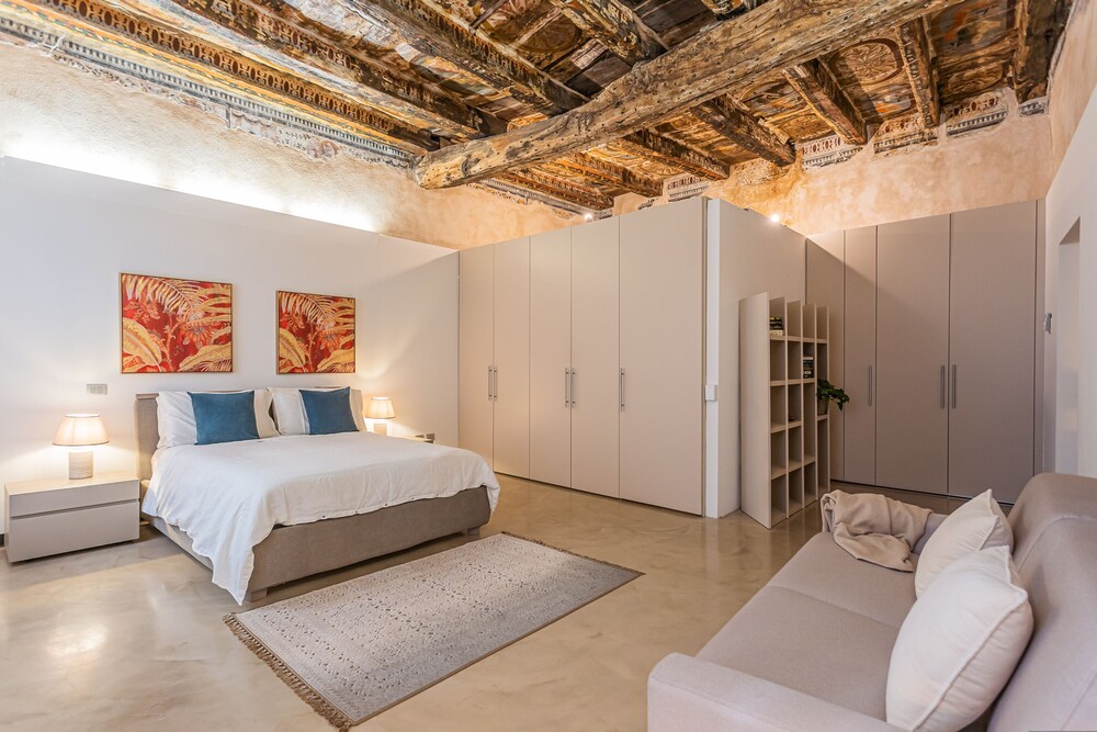 Rovelli 41 in Como With 2 Bedrooms and 3 Bathrooms