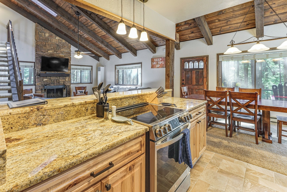 Walk to Lake & Trails: Angel Fire Home w/ Deck!