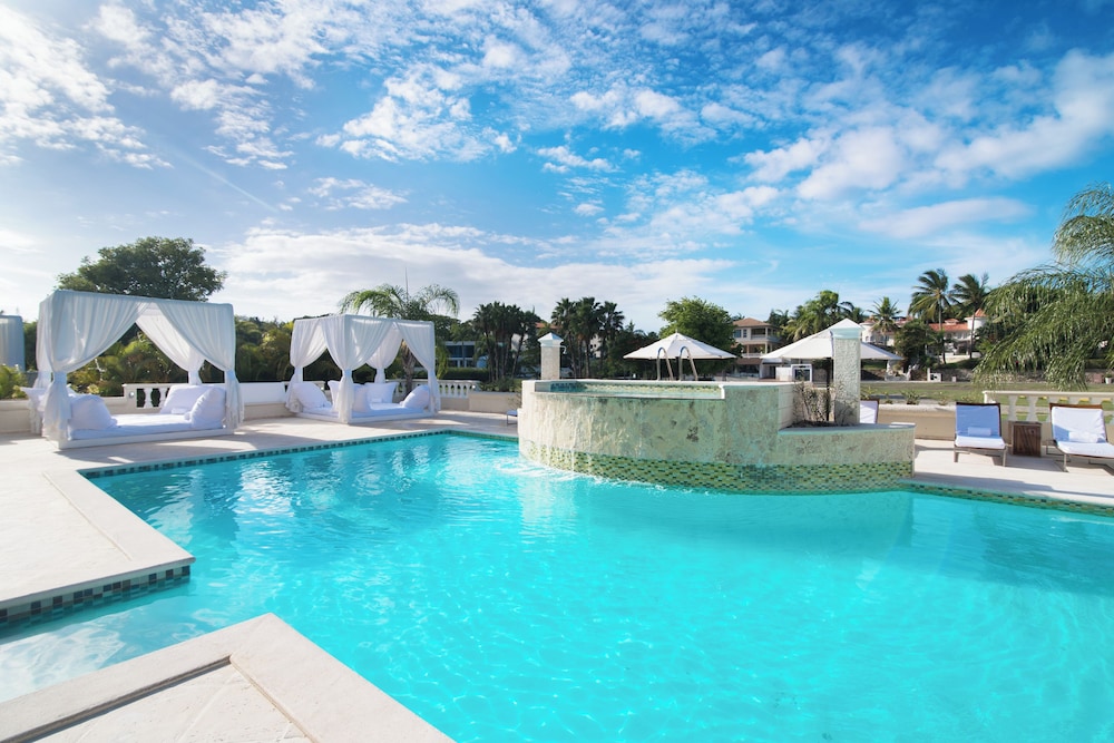 Crown Villas 4 bdrm