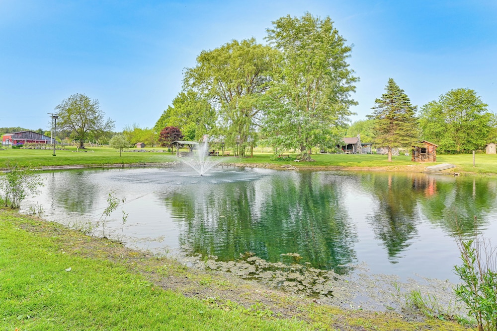 5-acre Kingston Getaway: Pond, Peacocks & Fire Pit