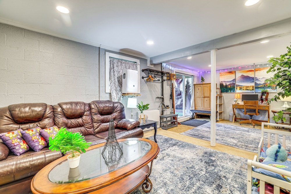 Family Friendly: Streamside Retreat in The Hideout