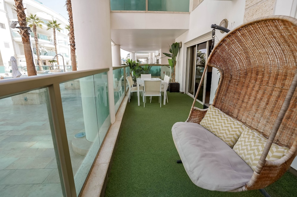 YalaRent Palmore Resort apartments view 5