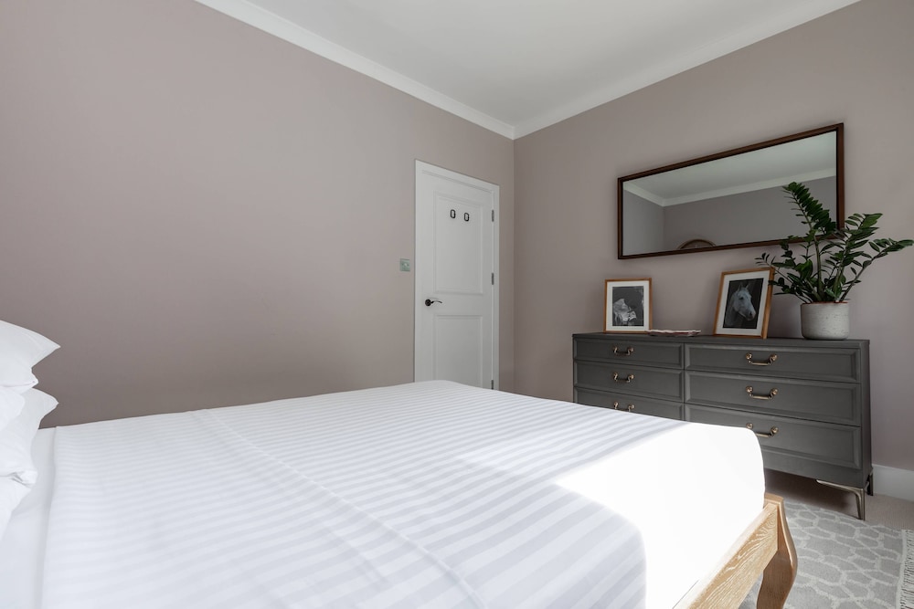 Maida Avenue II by Onefinestay