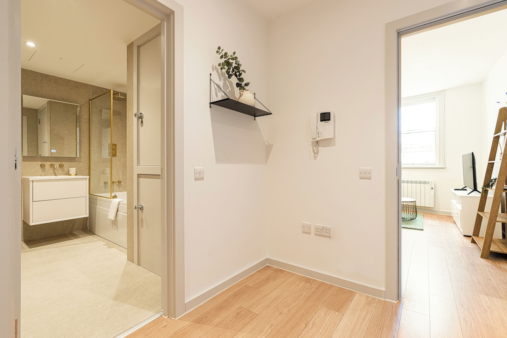 JOIVY Stylish 1 bed flats in Soho