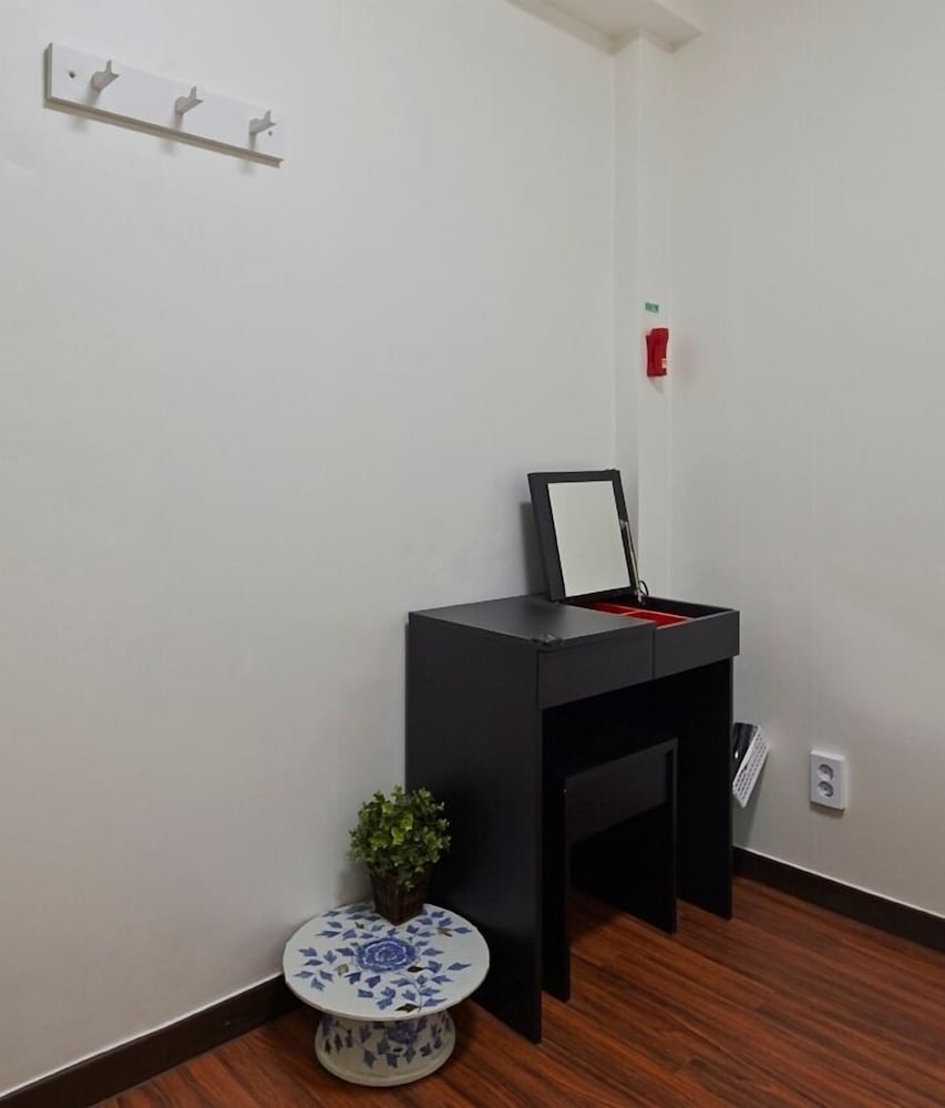 Jiwoljang Guest House, Seoul - 19