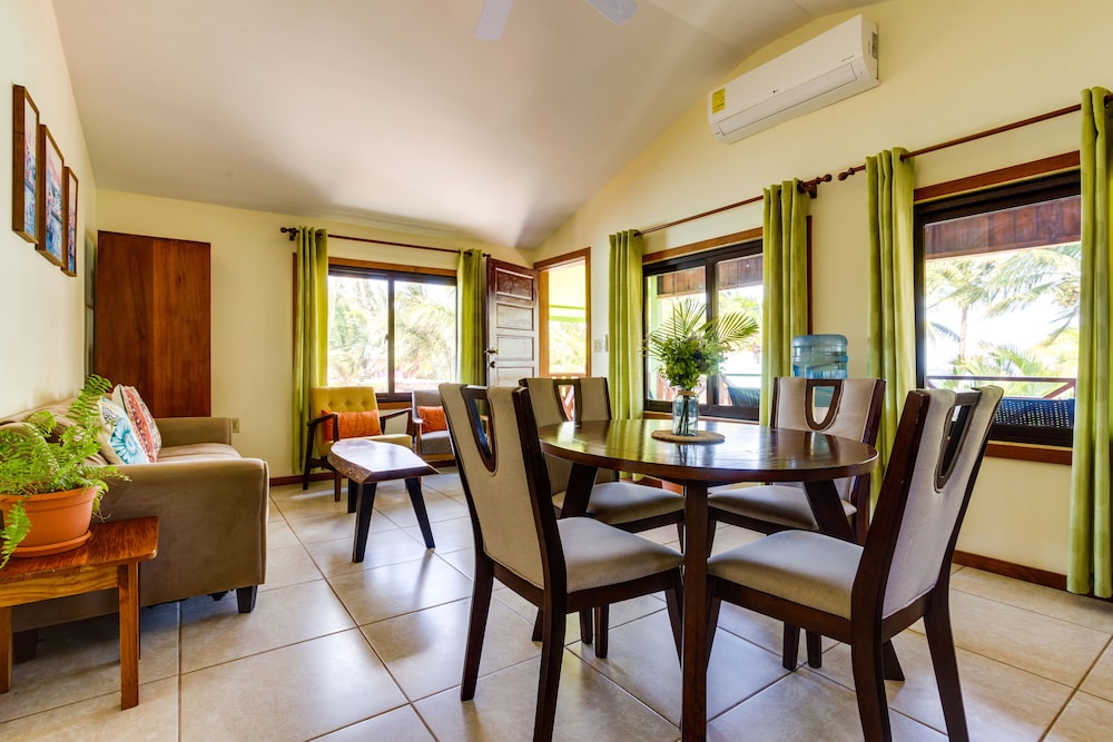 Coconut Row Boutique Hotel