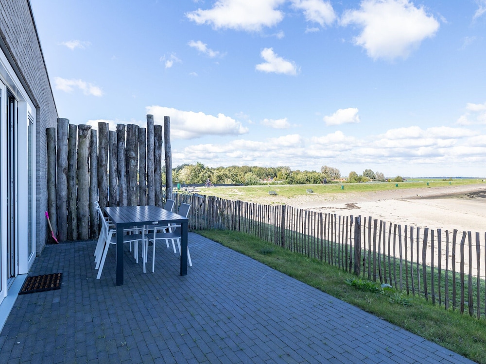 Apartment in Sint-annaland by the Harbor