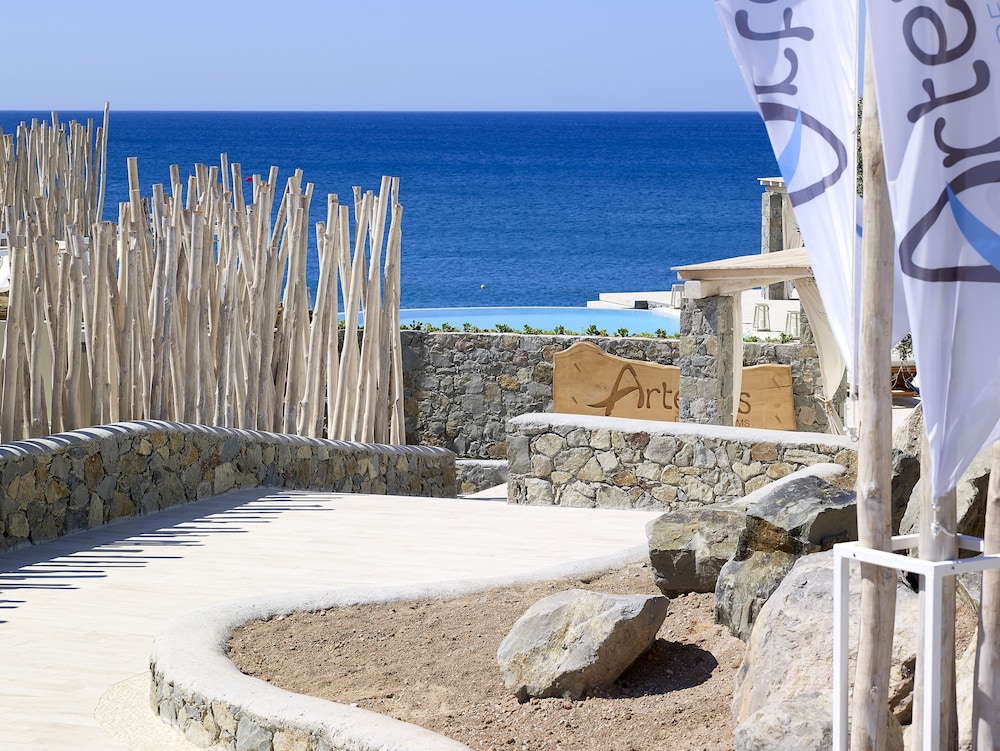 Artemis Seaside Resort
