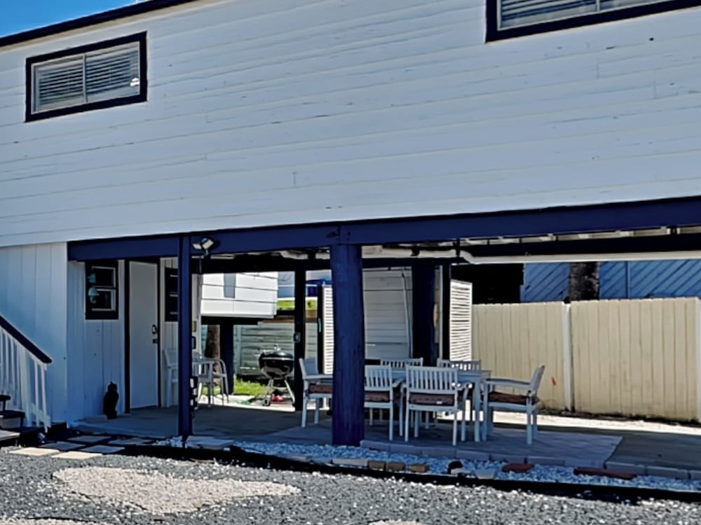 The Wave Cave by Silver Sands Vacation Rentals