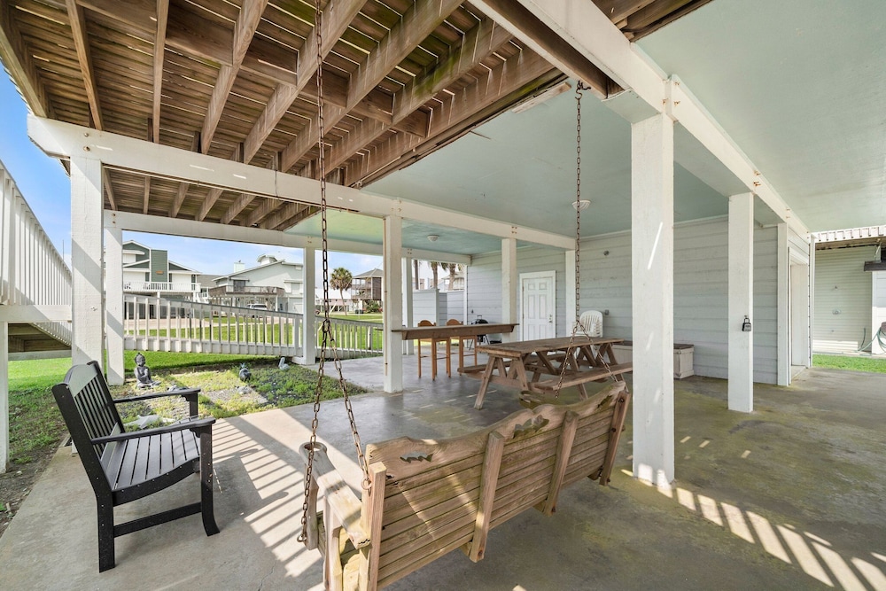 Crab Claw by Ryson Vacation Rentals
