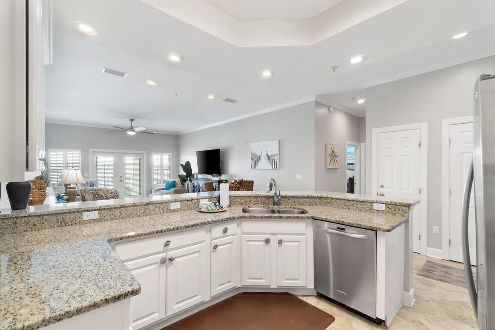 Pavilion Palms 203c