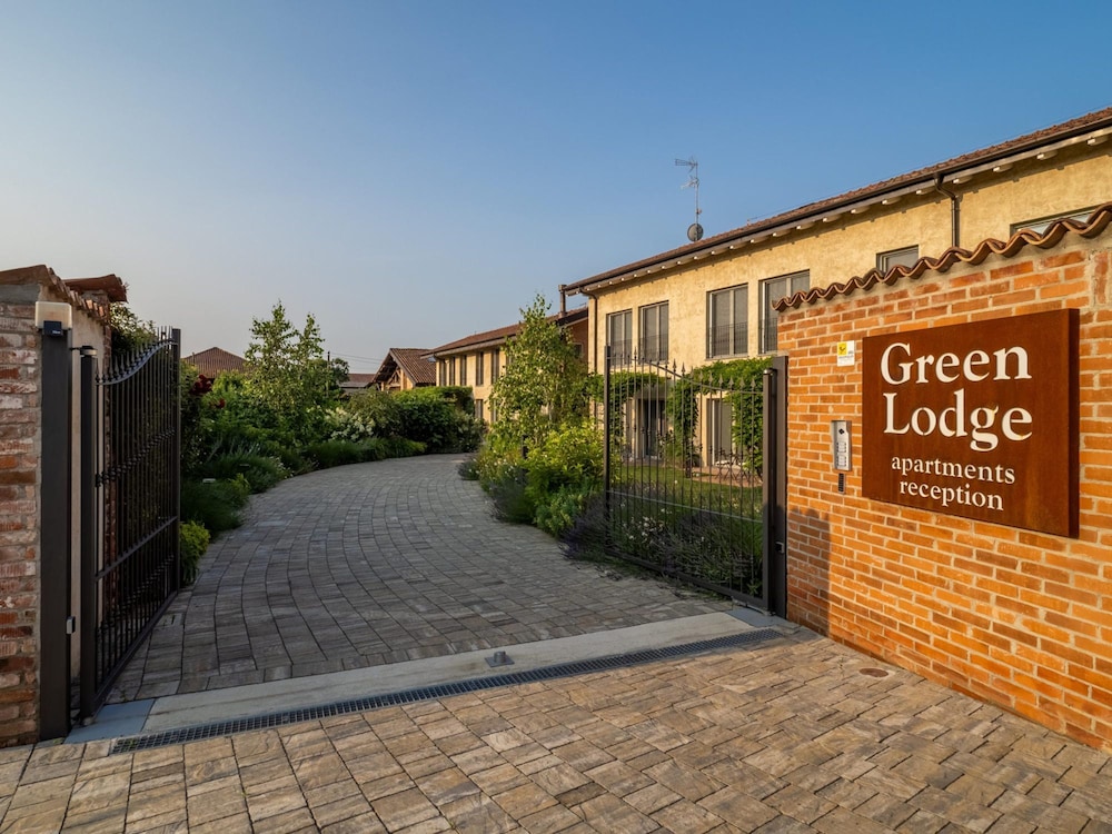 Green Lodge - Apartment 1 - 1 BR 1 Bath