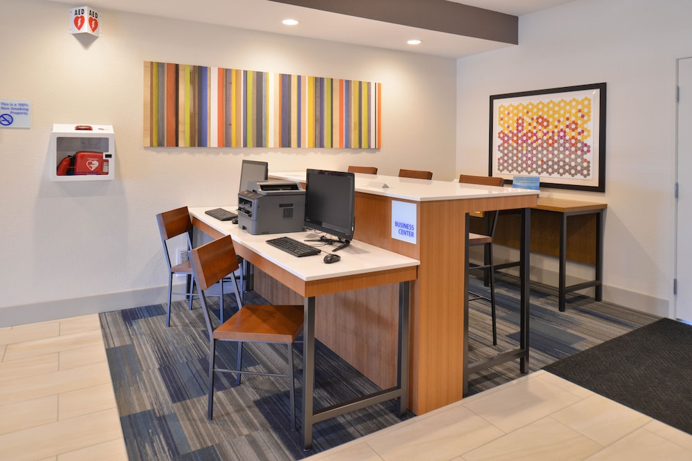Stevens Point Vacations - Holiday Inn Express and Suites Stevens Point, an IHG Hotel - Property Image 6