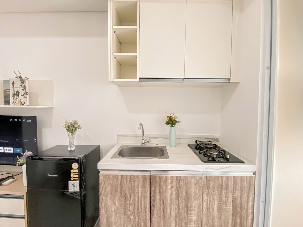 Trendy 1Br At Apartment Vittoria Residence