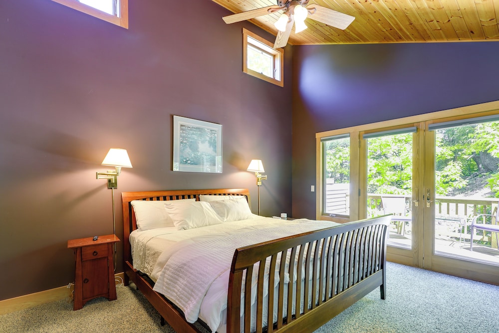 Mears Vacation Rental - Walk to Lake Michigan!