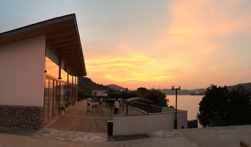 Fishman homestay