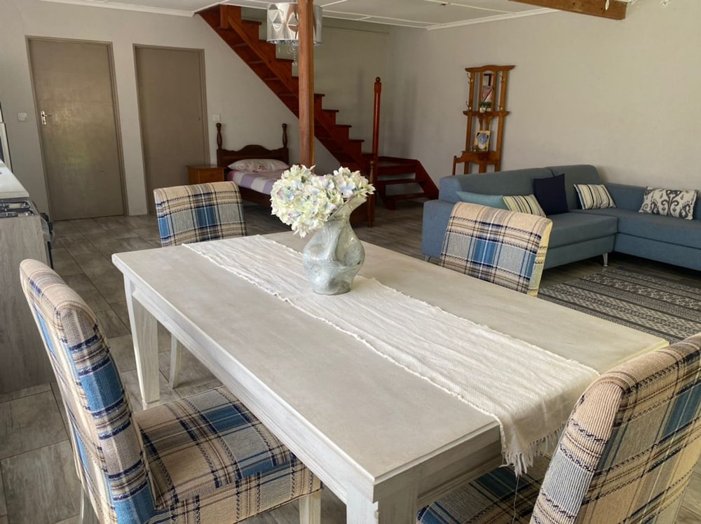 Stunning Private Cottage in the Heart of Nyanga - 2095