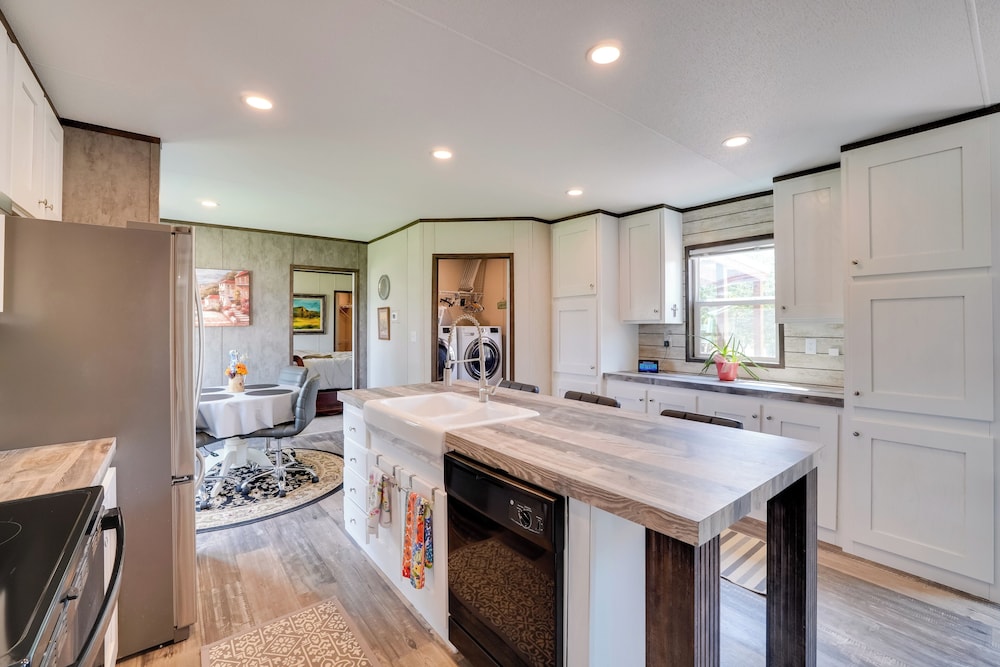 Peaceful Countryside Home w/ Yard in Hawley