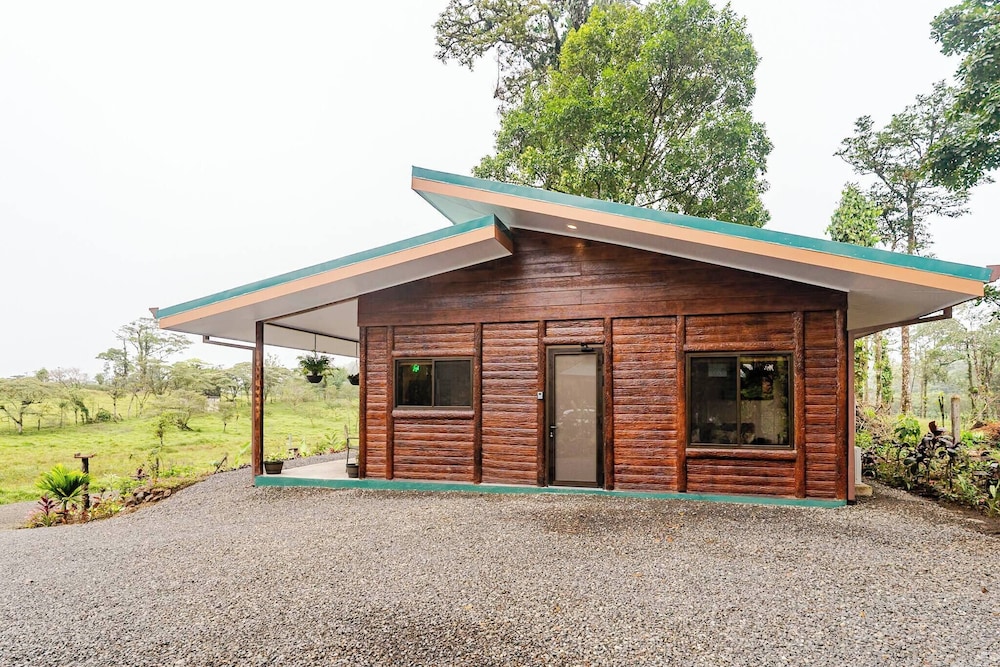 Pura Vidaville - Hiker's Hideaway