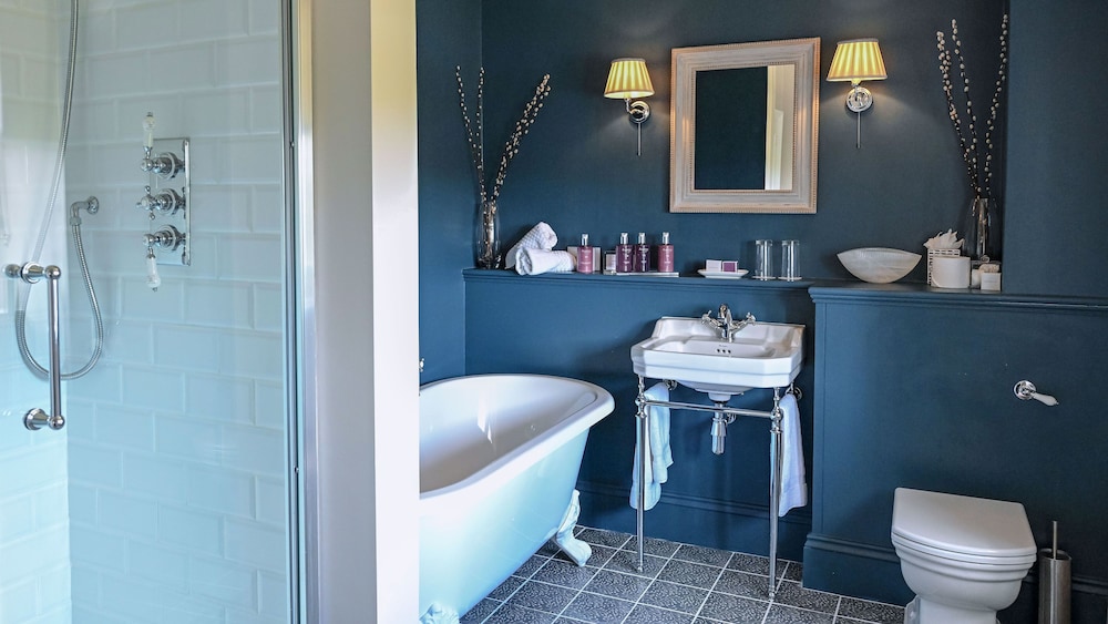 Newmarket Vacations - The Jockey Club Rooms - Property Image 5