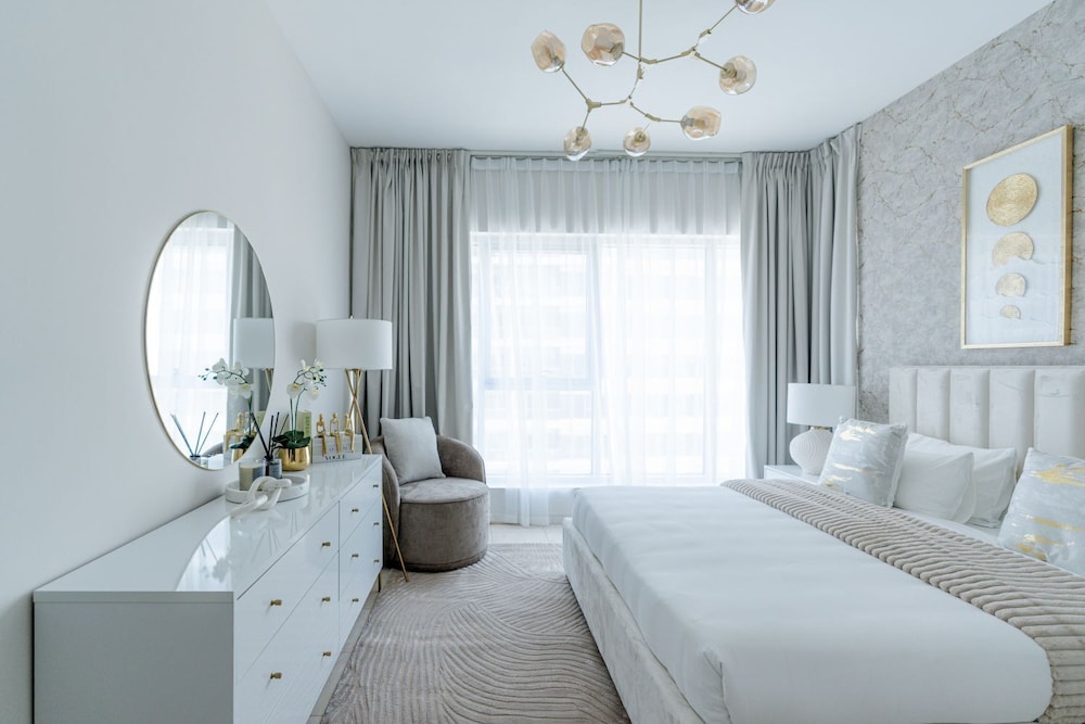 Iconic 2BR in Skycourt Dubailand