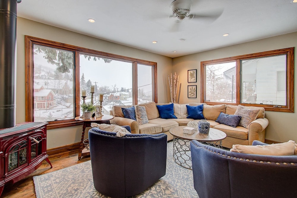 Hillside Overlook by Avantstay Quiet Mountain Getaway w/ Incredible Views! view 3