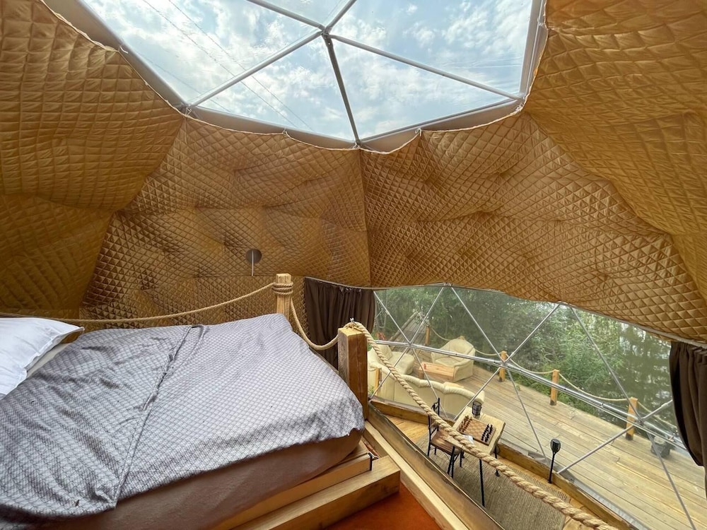 Glamping Jedlova Sleeps 6 With Deck