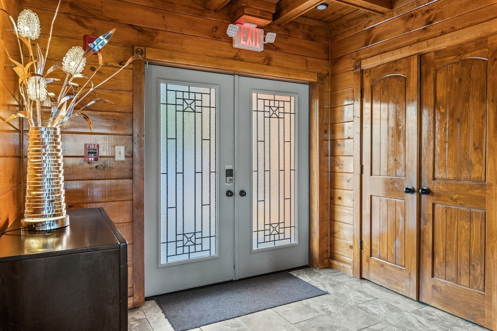 Breathtaking Views 10 Bedroom Cabin by Heavenly Views Resort view 5