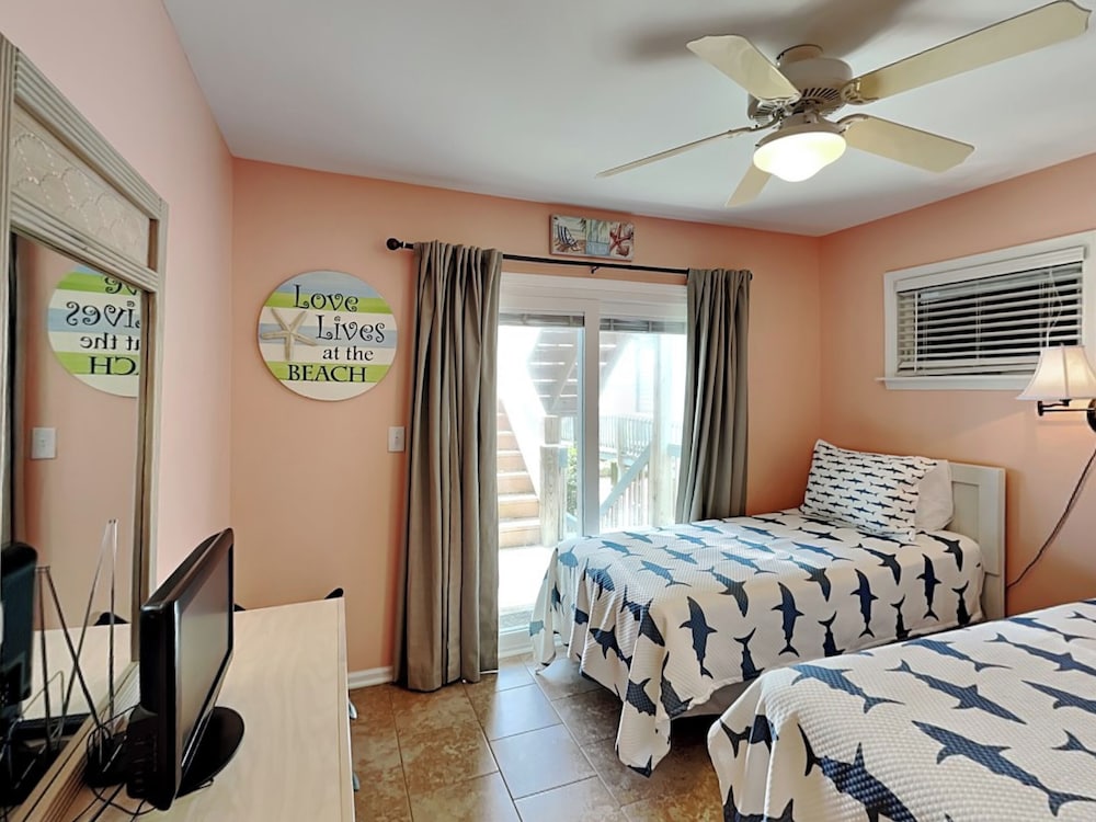 Sunshiny Daze by Topsail Realty