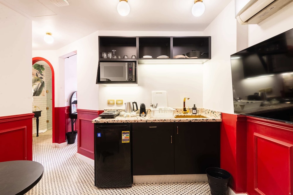 The Red-hot Retro 2bdr Apt. @ Cairo's Downtown