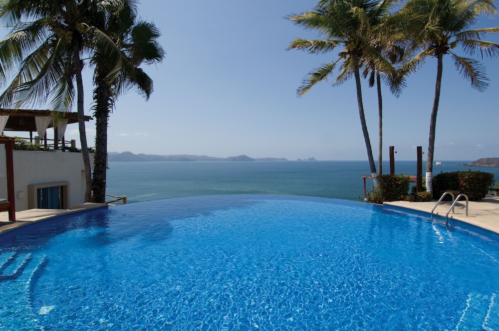 Hotel Punta Serena  Resorts- Couples Only - Property Image 2