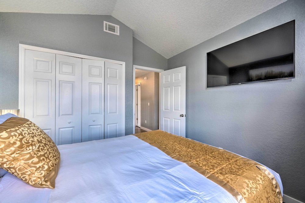 Kissimmee Retreat w/ Pool ~ 8 Mi to Old Town!